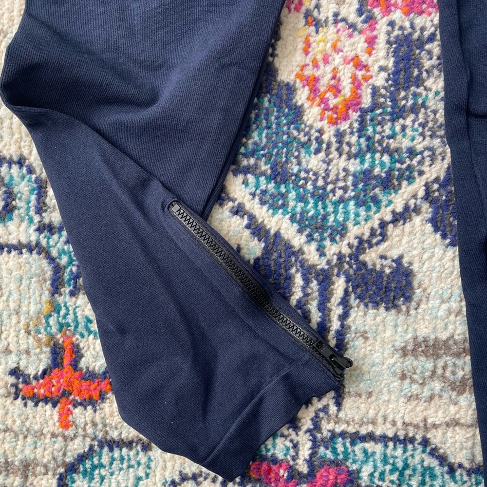 Spanx Leggings Look At Me Now Seamless Side Ankle Zip Midnight Navy Blue Size 1X - Picture 2 of 5